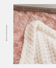 Load image into Gallery viewer, PuTwo多功能披肩毛毯(含珍珠别针) 100*150cm