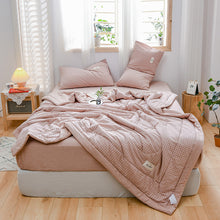 Load image into Gallery viewer, PuTwo薄款全棉水洗棉夏季空调被C款(1被子+2枕套) 小格 200*150cm