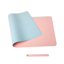 Load image into Gallery viewer, PuTwo双面皮革防水鼠标垫桌垫  浅蓝色+粉色
